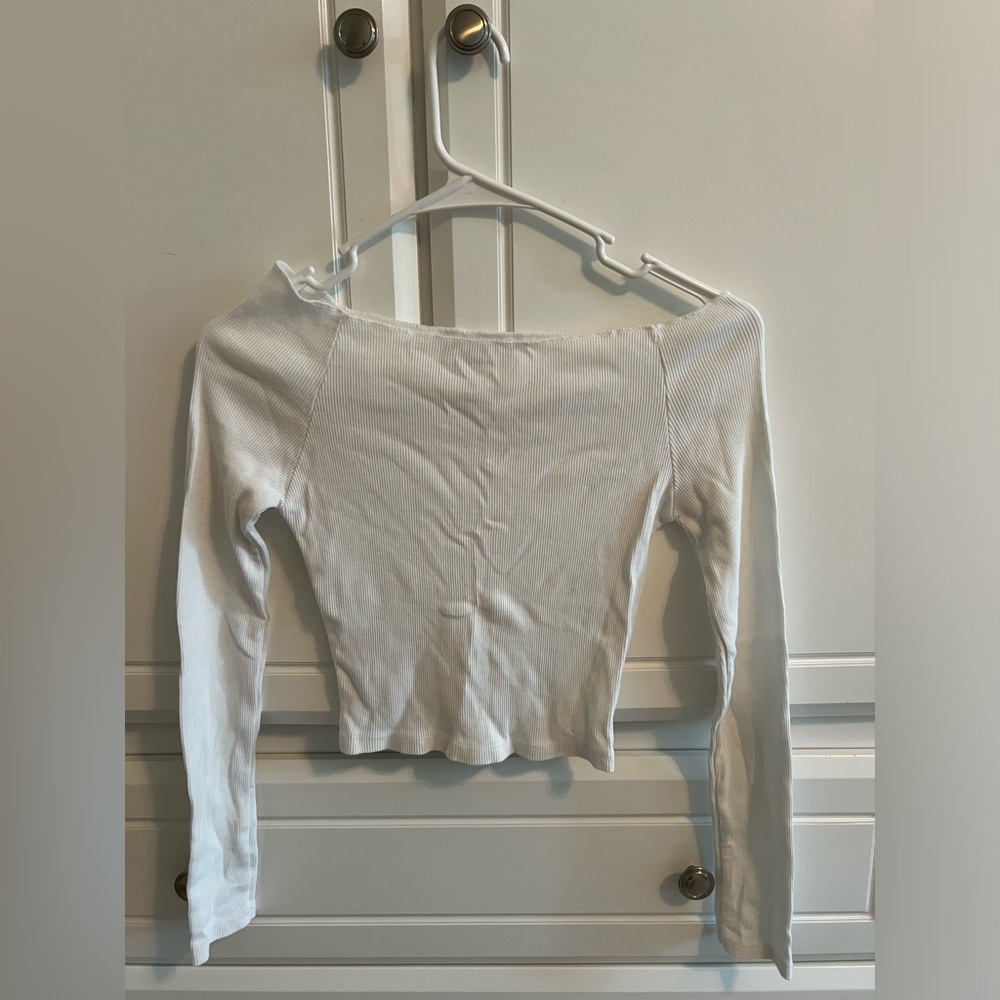 White off the shoulder long sleeve slightly cropped top